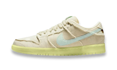 Nike SB Dunk Low Mummy