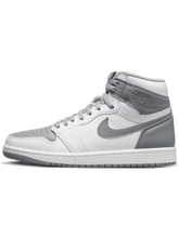 Air Jordan 1 Retro High OG Stealth