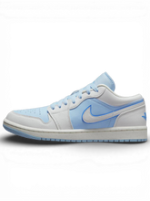 Jordan 1 Low SE Reverse Ice Blue