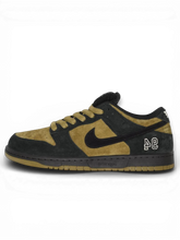 Supreme® Nike SB Dunk Low Camper Green