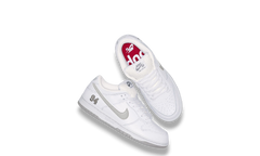Supreme® Nike SB Dunk Low White