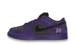 Supreme® Nike SB Dunk Low Ink