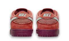 Nike SB Dunk Low Mystic Red Rosewood