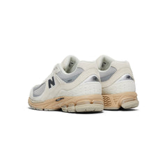 New Balance 2002R (Linen/Rain cloud/Black cement)