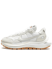 Nike sacai Vaporwaffle Sail Gum
