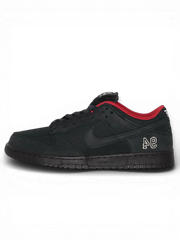 Supreme® Nike SB Dunk Low Black