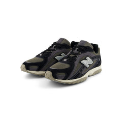 New Balance 204L (Black/Magnet)