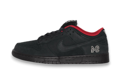 Supreme® Nike SB Dunk Low Black