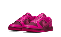 Nike Dunk Low Valentine's Day (2022)