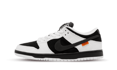Nike SB Dunk Low TIGHTBOOTH